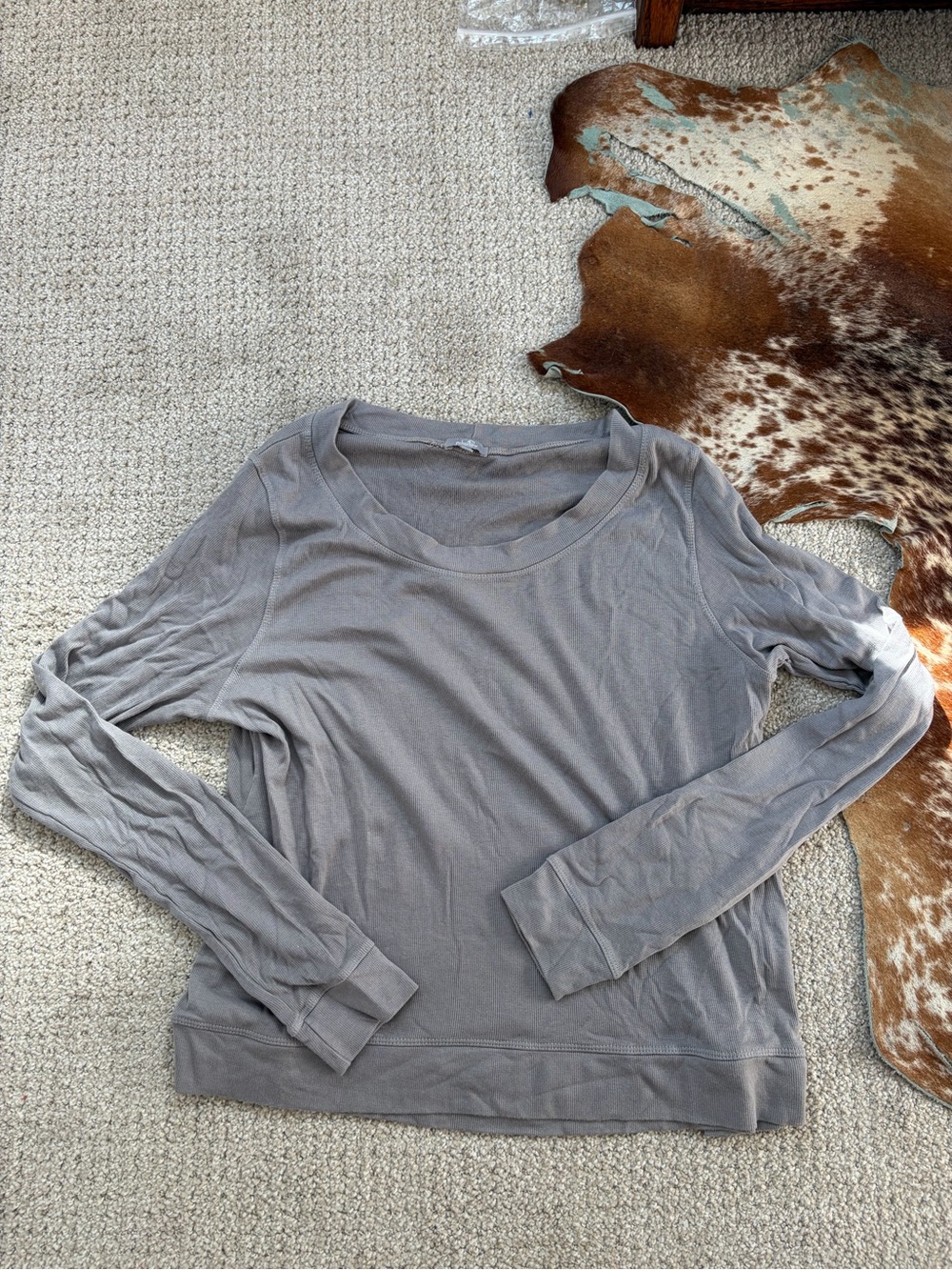 Women's Scoop Neck Long-Sleeve Top - Gray